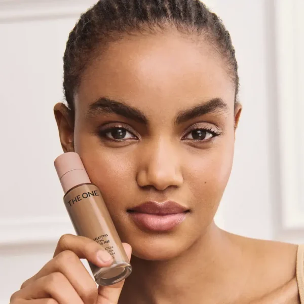 Long-lasting transfer-proof foundation SPF 20